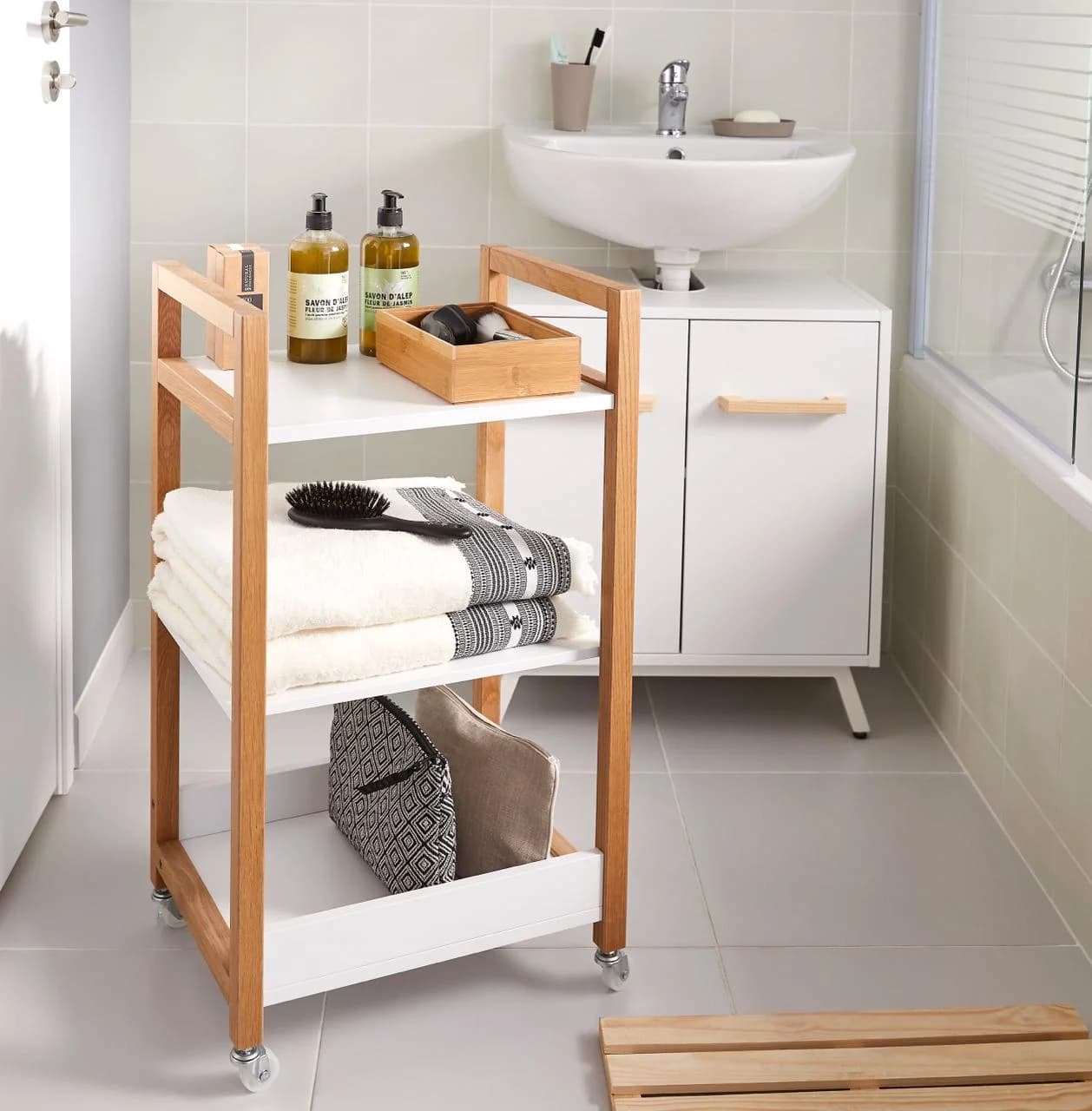 Trolley salle de bain 3 niveaux bois naturel tablettes blanches vue generale