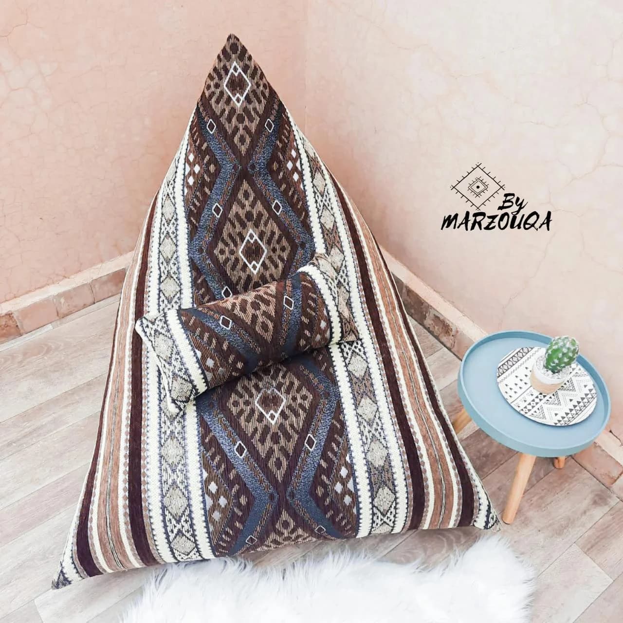Pouf géométrique style marocain traditionnel