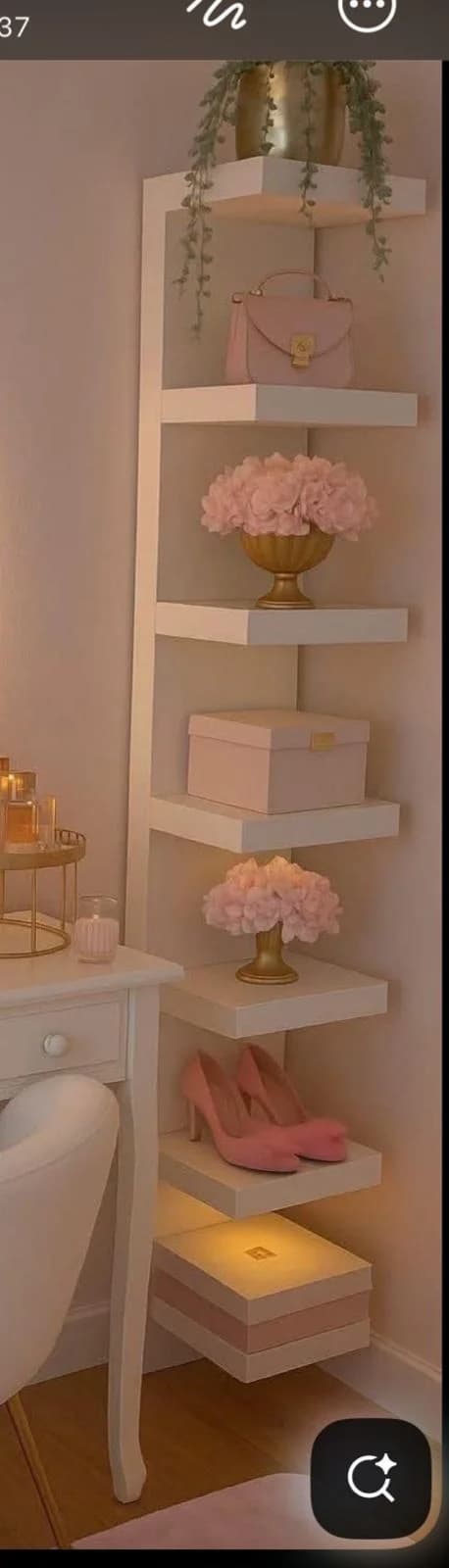 Etagere d'angle 6 niveaux laquee blanc slim minimaliste vue generale