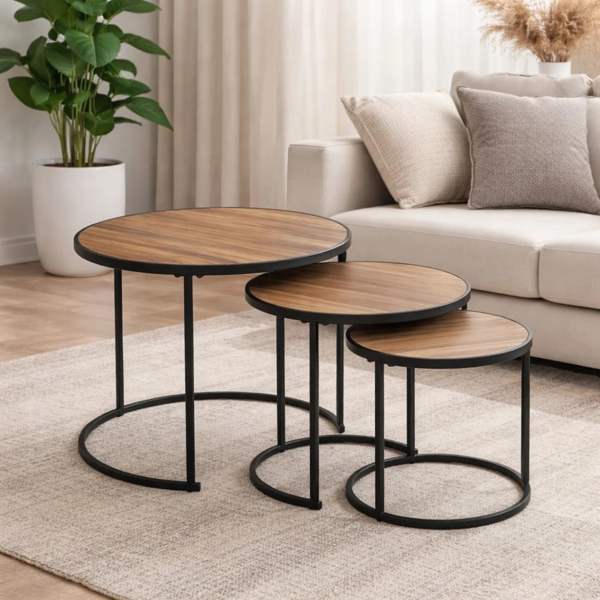 Set de trois tables gigognes contemporaines
