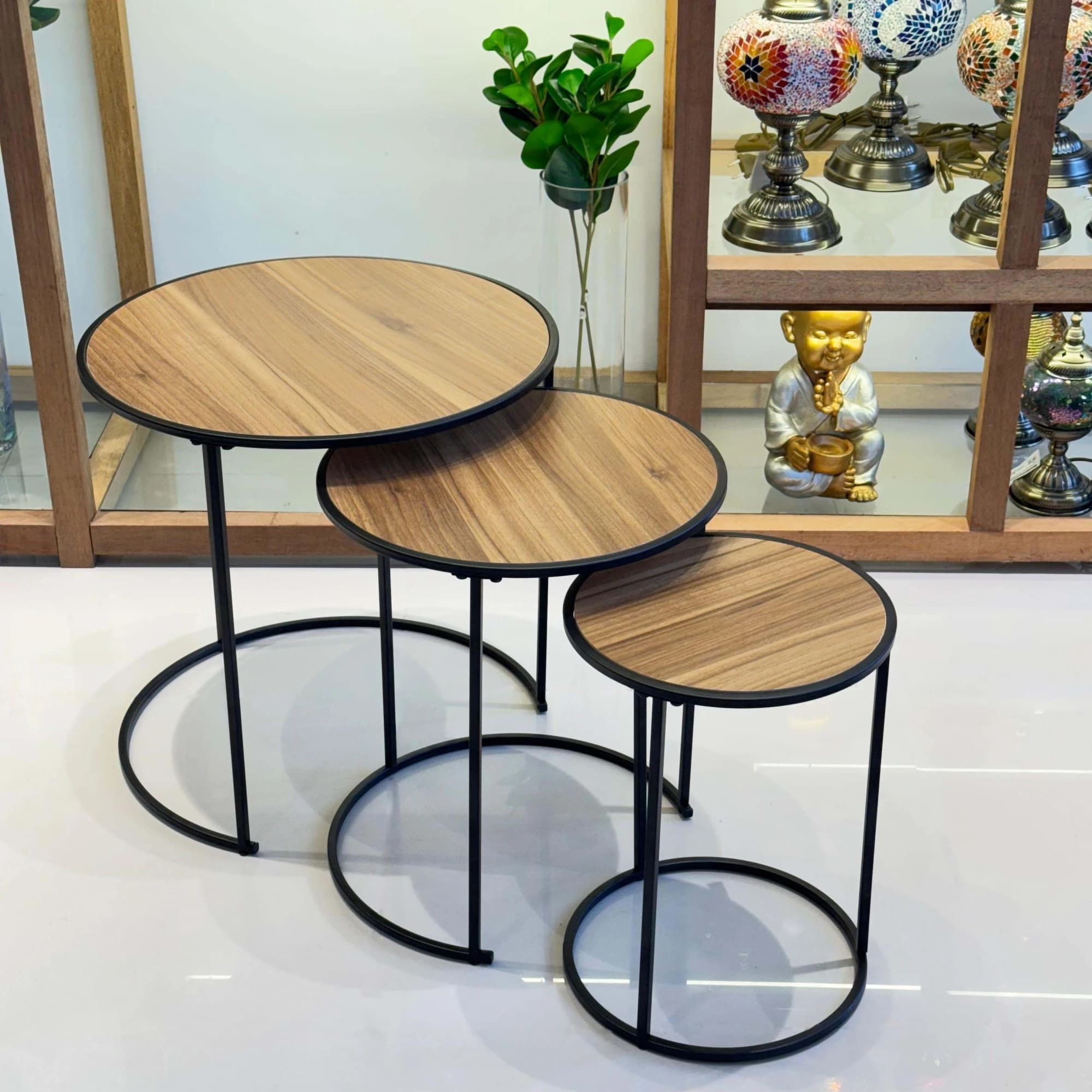 Set de trois tables gigognes contemporaines — image 5